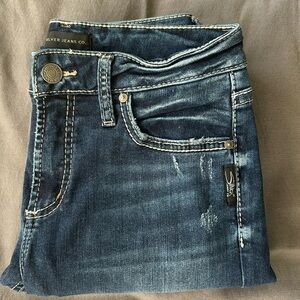 Dark wash, minimal distressing, Silver Jeans Co.